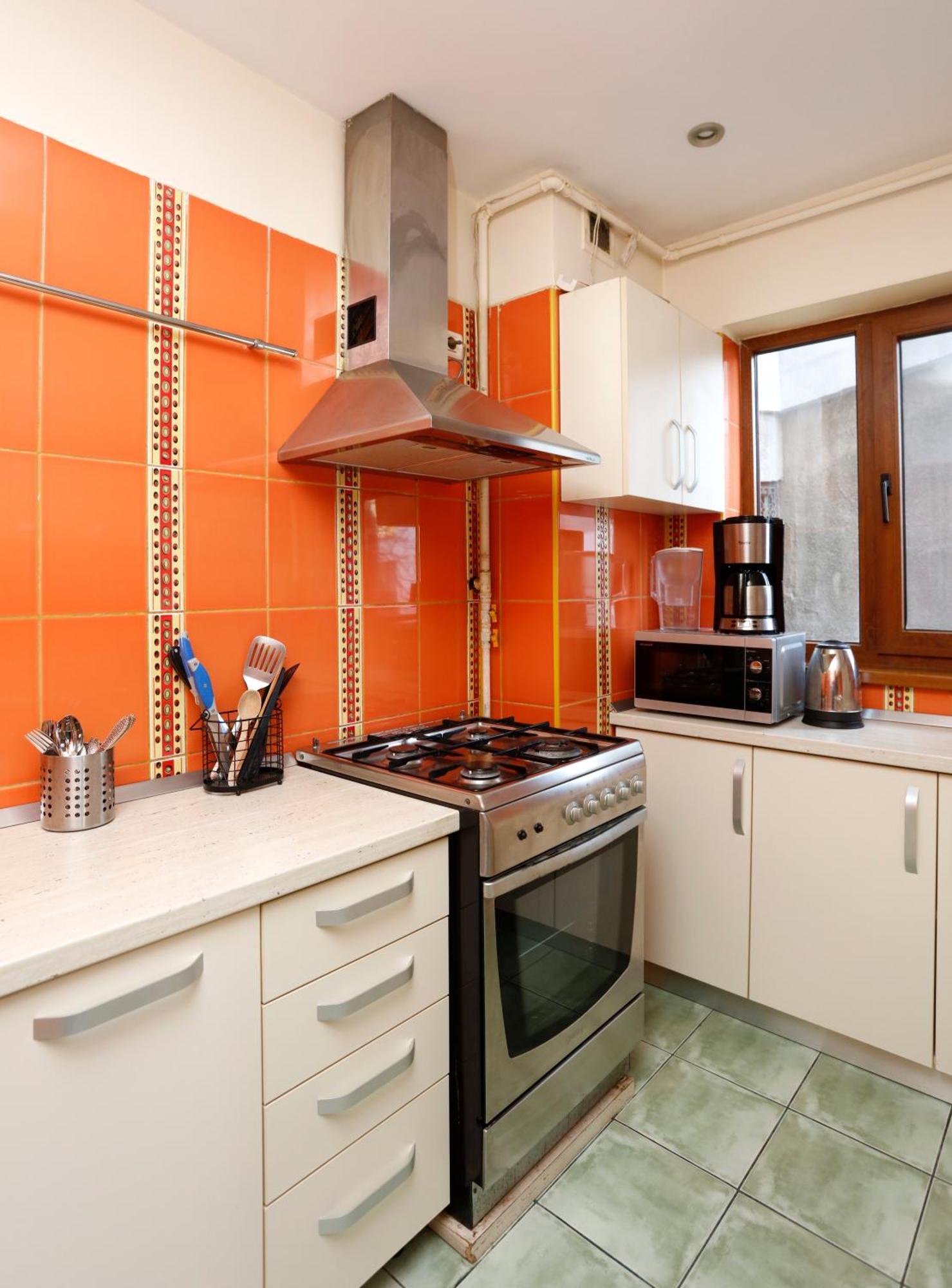 Peaceful Getaway - Generous 3-Bedroom Sanctuary - Close To Historic Old Town Bucharest Exterior photo